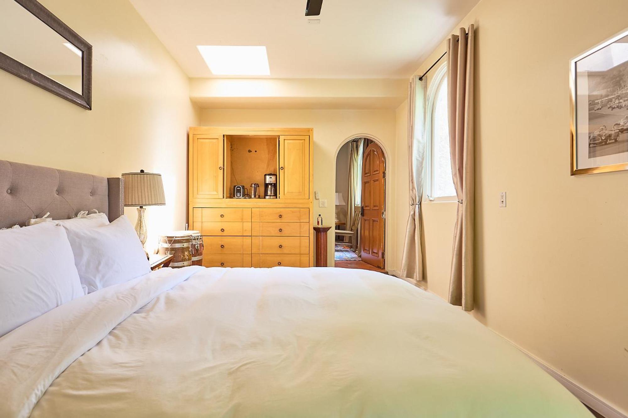 Homestay Beverly Hills Spanish Los Angeles