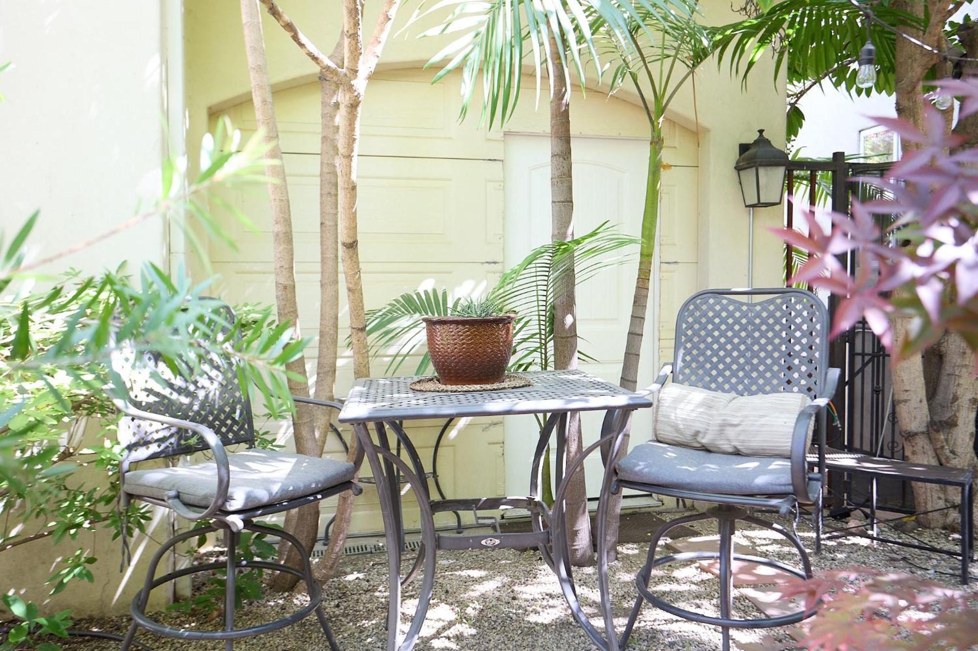 Homestay Beverly Hills Spanish Los Angeles