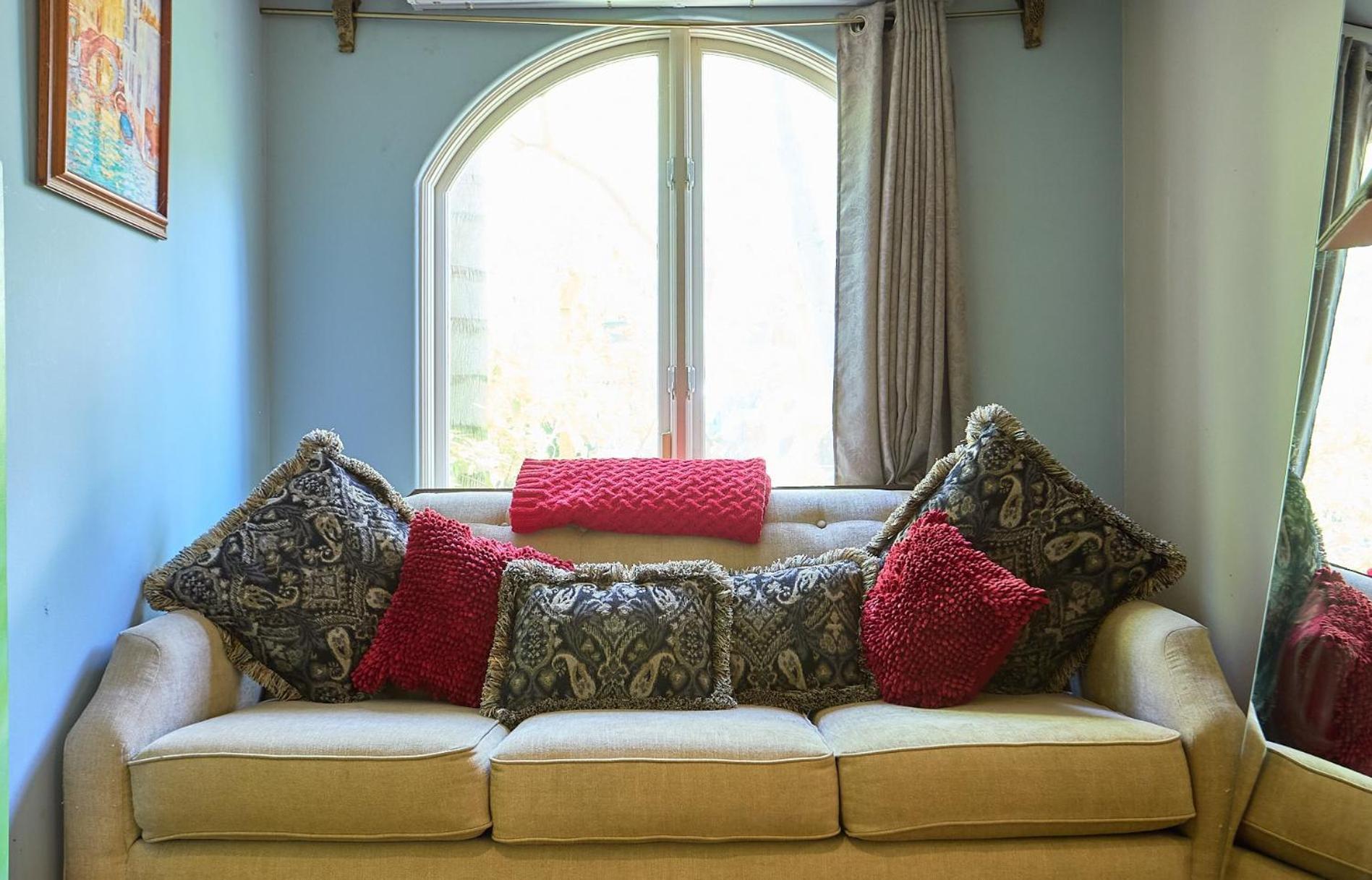 Homestay Beverly Hills Spanish Los Angeles