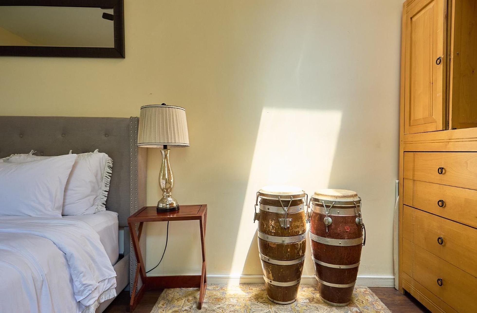 Beverly Hills Spanish Homestay *