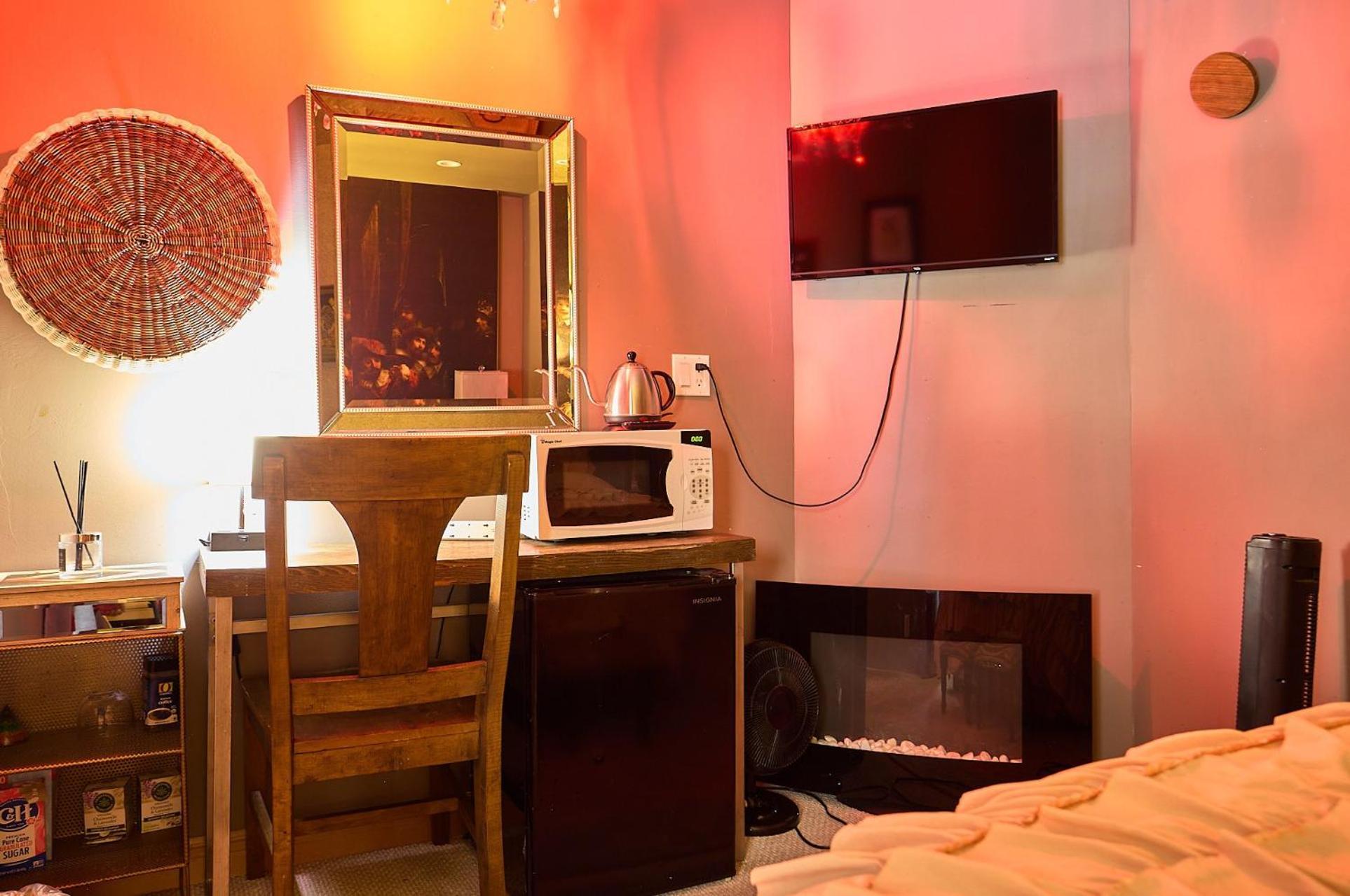 Beverly Hills Spanish Homestay Los Angeles