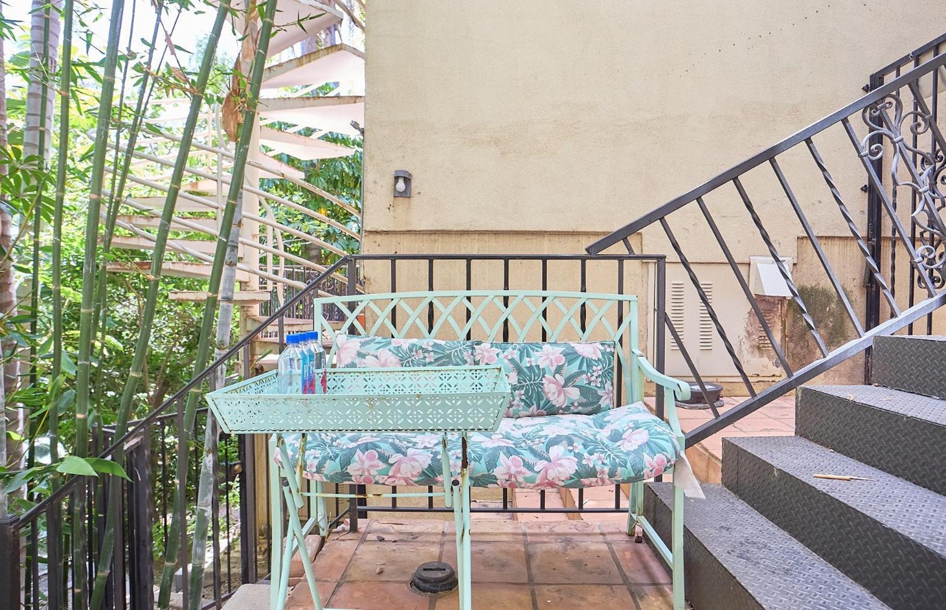 Beverly Hills Spanish Homestay Los Angeles